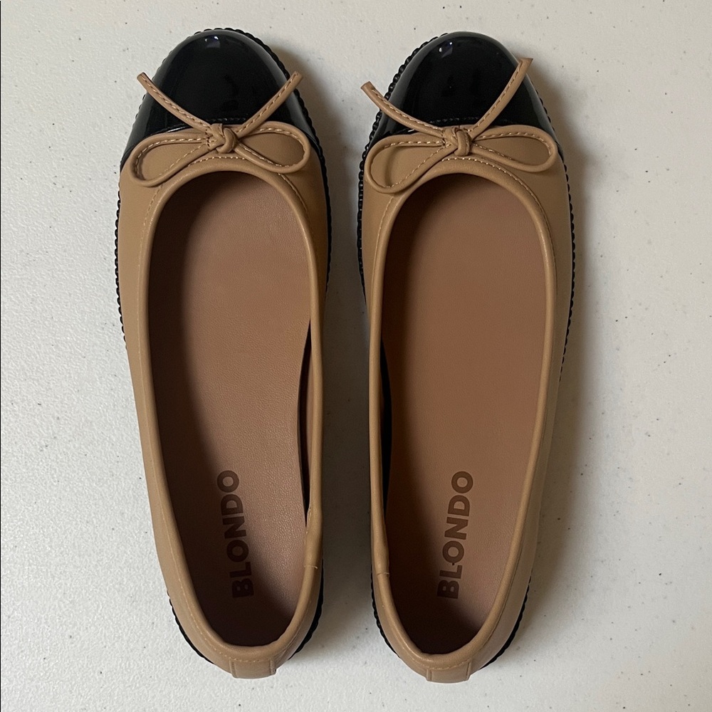 Blondo Tan and Black Loafers